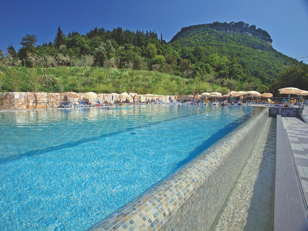 Hotel La Perla - Bike Hotel Garda  Esterno foto